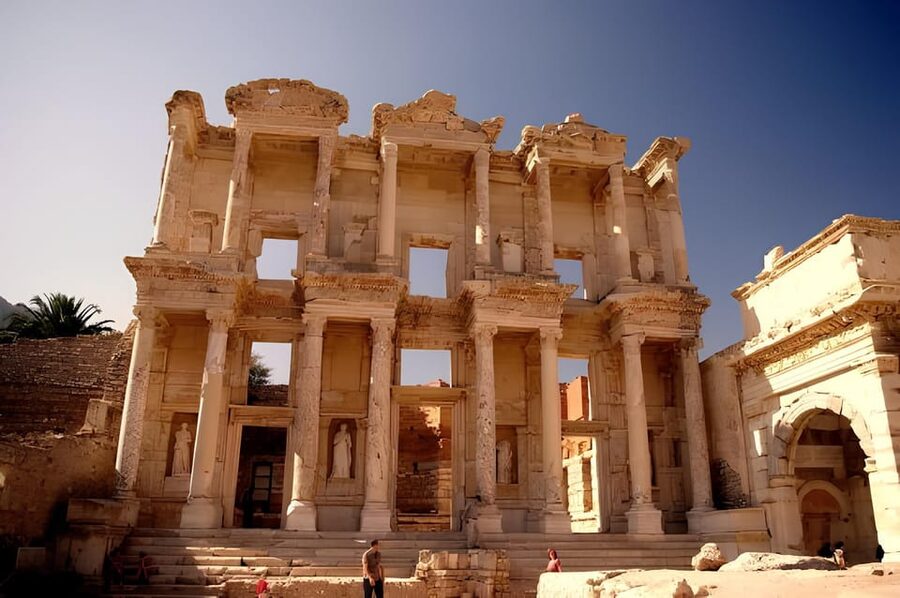Izmir : Ephesus and Sirince Guided Tour - Guides, languages, and the human side of the day