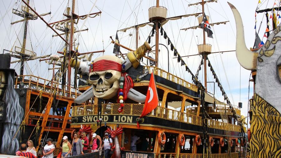 Kemer Full-Day Pirate Boat Trip with Lunch - Beycik Bükü and the changing middle stop