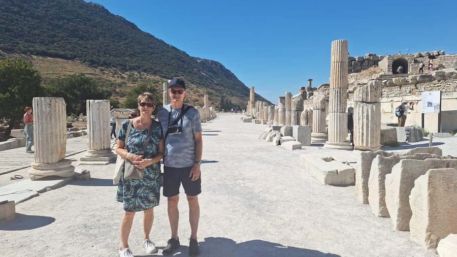 Kusadasi: Ephesus Private Tour for Cruise Guests - Lunch, Turkish crafts, and the Selcuk stop