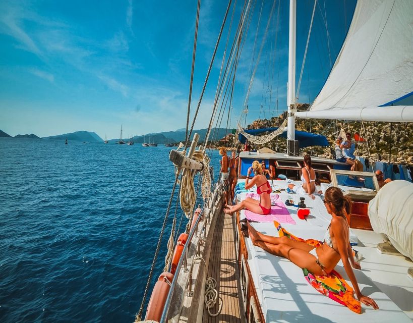 Kusadasi: Full-Day Boat Cruise w/ Lunch & Hotel Pickup - The beach opposite Samos and its fish