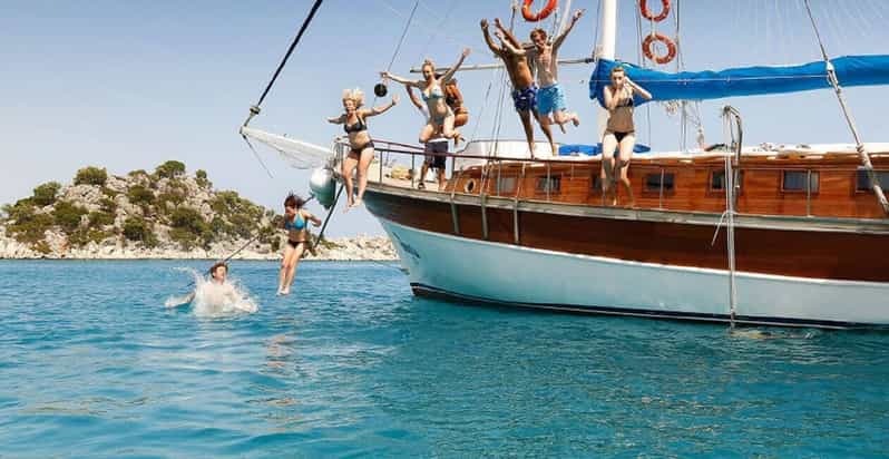Kusadasi: Full–Day Boat Trip with Lunch - Leaving Kusadasi for the Gulf