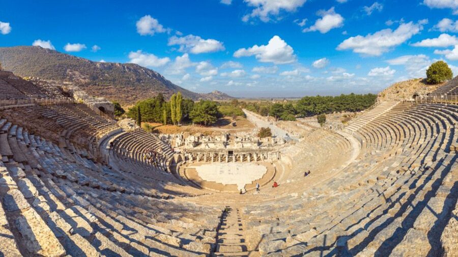 Kusadasi or Selcuk: Full-Day Ephesus Tour with Lunch - Why Ephesus deserves the full day