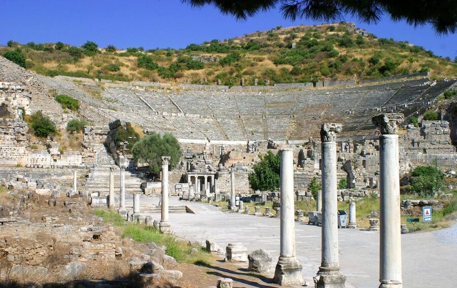Kusadasi or Selcuk: Full-Day Ephesus Tour with Lunch - Walking the marble streets of Ephesus