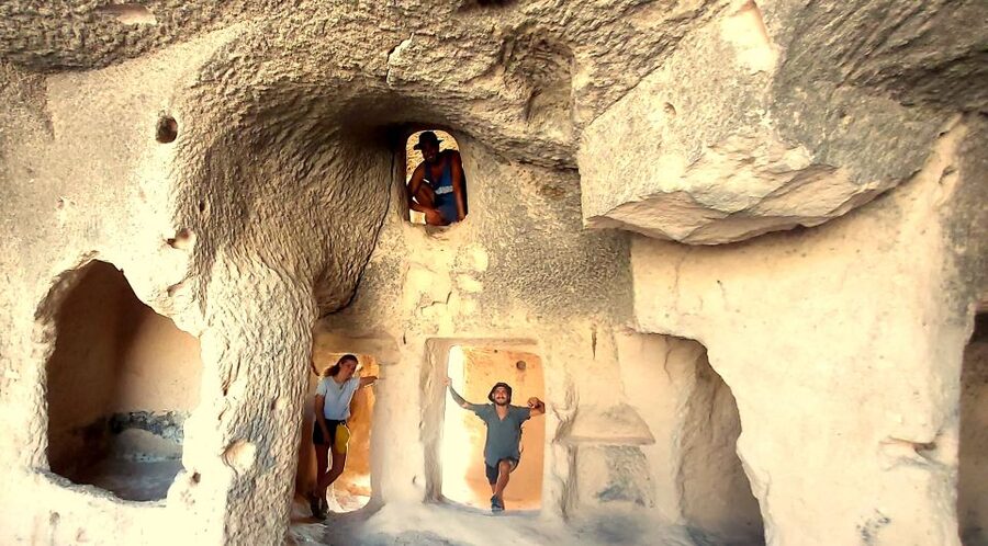 LET'S GO HİKİNG TO DİSCOVER CAPPADOCİA.. - What the guide adds to the day