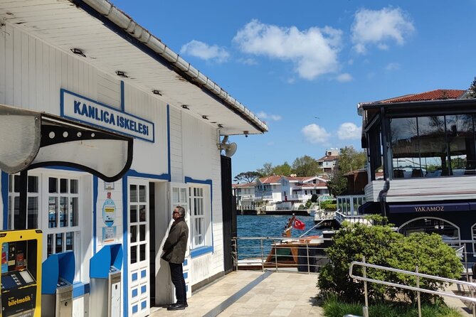 Luxury Bosphorus Yacht Cruise – Stopover in Asian Side - The 20-minute stop in Asian-side Kanlica