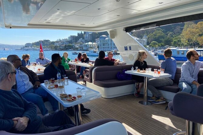 Luxury Bosphorus Yacht Cruise – Stopover in Asian Side - What is served on board