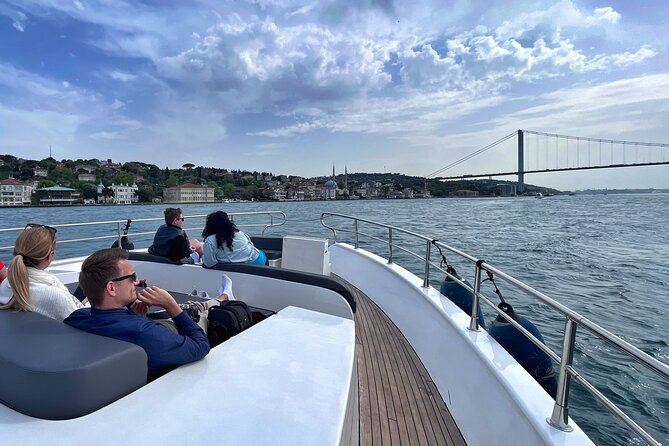 Luxury Bosphorus Yacht Cruise – Stopover in Asian Side - Yacht comfort, weather, and the viewing experience