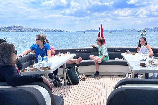 Luxury Bosphorus Yacht Tour – Asian Side Stop & Exploration - Returning past Üsküdar and the Golden Horn