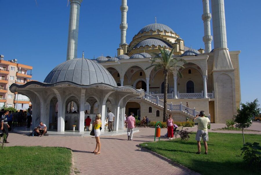 Manavgat River Cruise and Bazaar Tour w/ Lunch - Barbecue lunch with fish, chicken, and salads