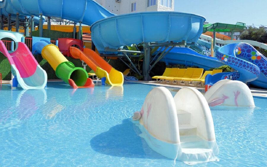 Marmaris: Atlantis Water Park Transfer and Entry Ticket - The wave pool and children’s play areas