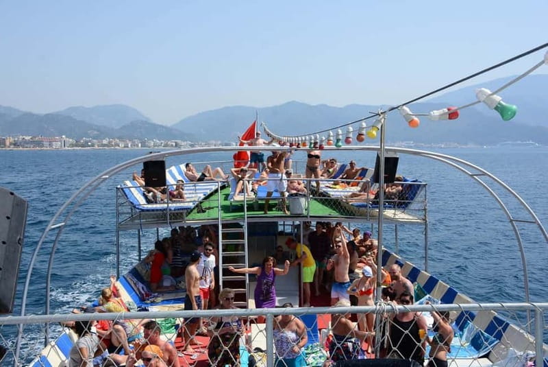 Marmaris: Boat Trip w/Lunch, ansfer & Unlimited Drinks - Seeing the glowing Phosphorus Cave