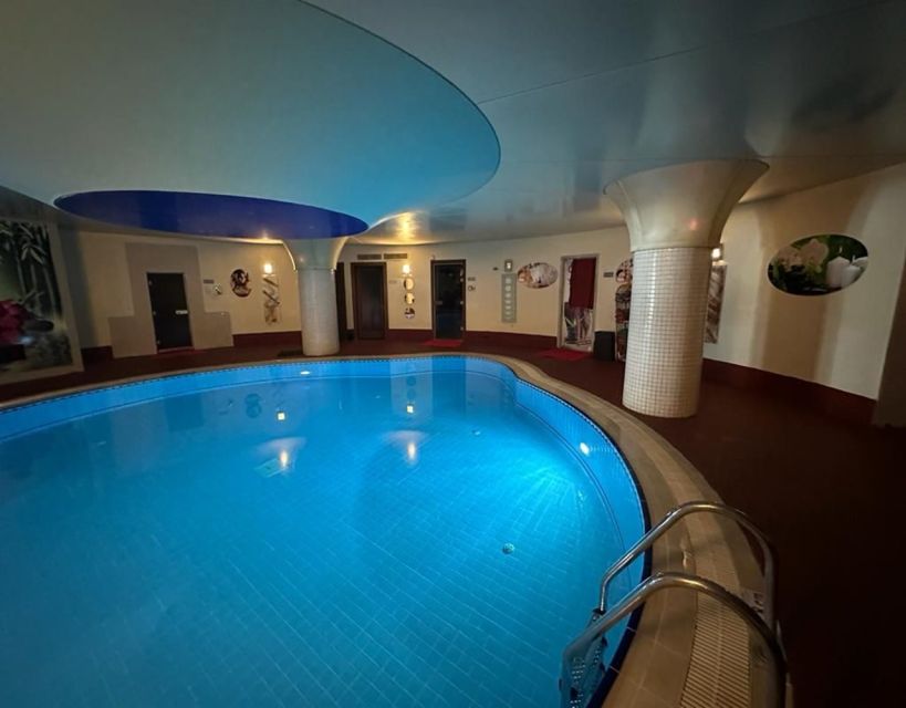 Marmaris: Traditional Turkish Bath Experience with Transfers - Lockers, slippers, and the cotton wrap