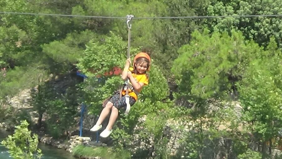 Mix Combo Adventure Tour: Zipline, River Rafting, Canyoning - Rafting 14 kilometers on a level 3 river