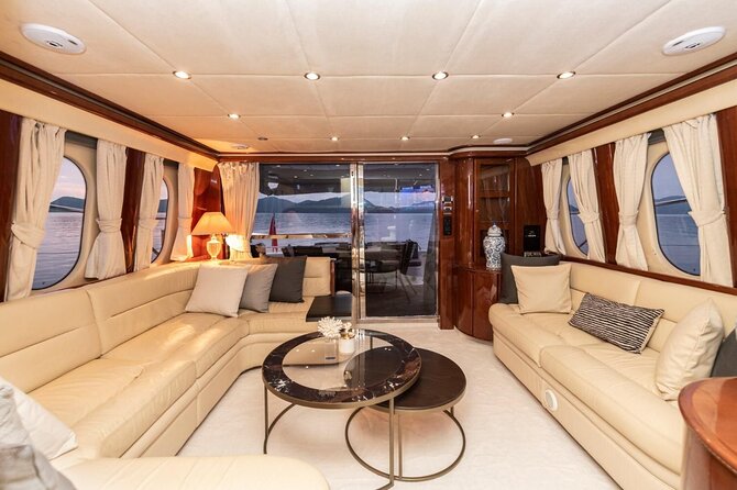 Private Luxury Yacht Cruise on Bosphorus - Rumeli Fortress and the narrowest point