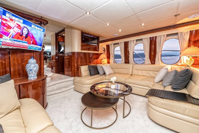 Private Luxury Yacht Cruise on Bosphorus - Dolmabahçe and Çırağan, Ottoman grandeur by the water