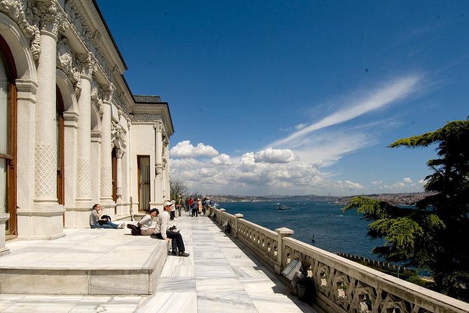 Small-Group Topkapi Palace and Harem Tour with Tickets - Why Topkapi Palace works best with a guide