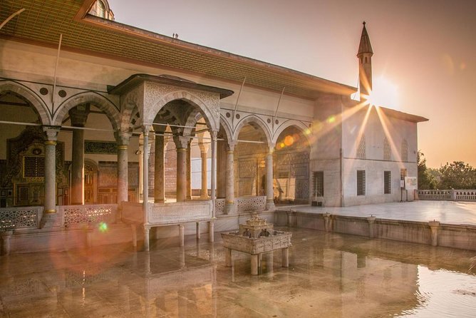 Small-Group Topkapi Palace and Harem Tour with Tickets - How the guides shape the experience
