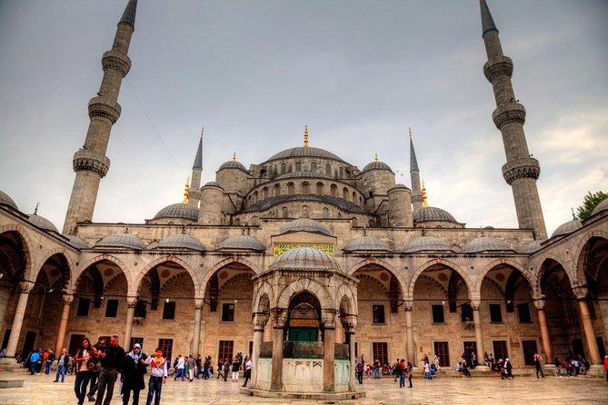 Small Group Tour: Essential Istanbul - Blue Mosque: a respectful start in Sultanahmet