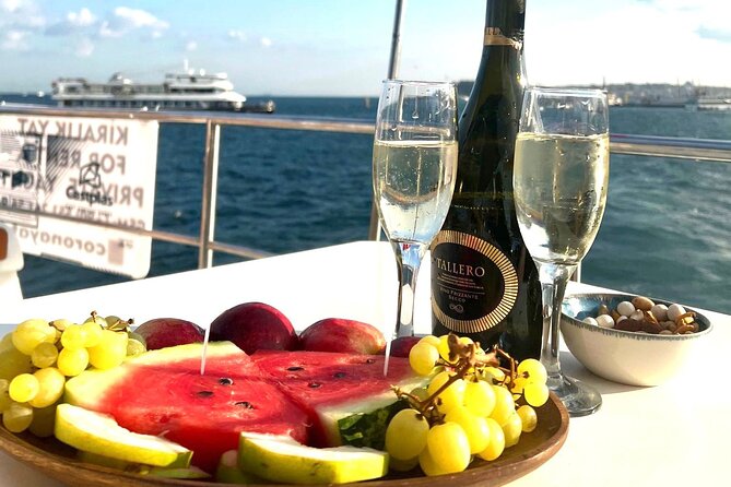 Sunset or Daytime Istanbul Guided Luxury Yacht Cruise with Snacks - Rumeli Fortress at the Narrowest Point