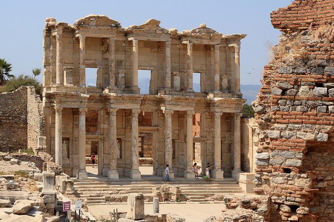 Top-Rated Ephesus and House of Virgin Mary Tour for Cruisers - Comfortable transport matters in Turkish heat