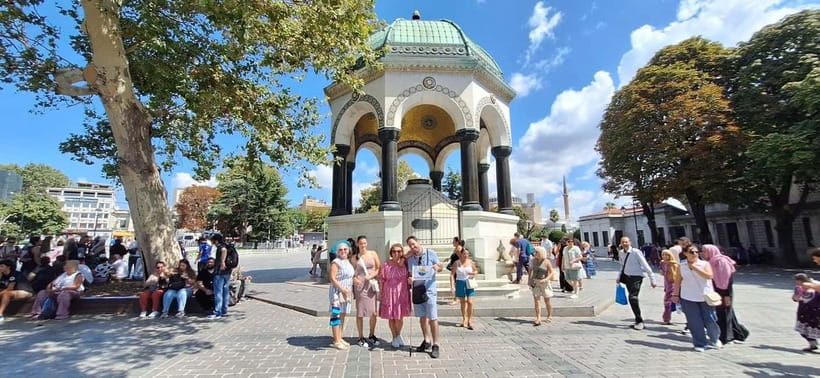 Topkapi Palace & Harem, Skip-the-Line Entry with SMALL GROUP - Small group advantages and limits